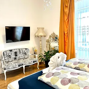 Sisi 103 M2 , Vienna Austria